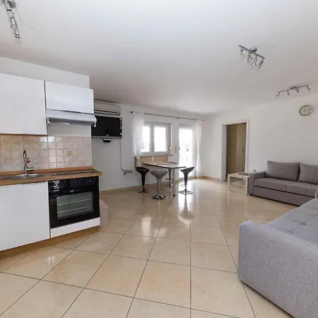 In 26704 Apartman *