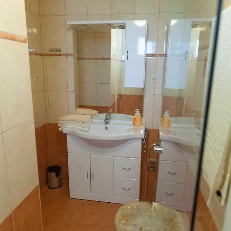 Apartment In 26704