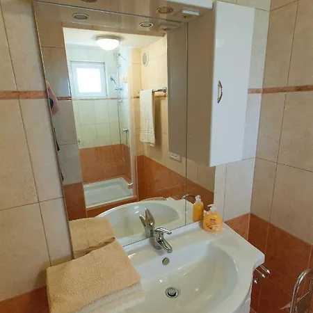 In 26704 * Crikvenica